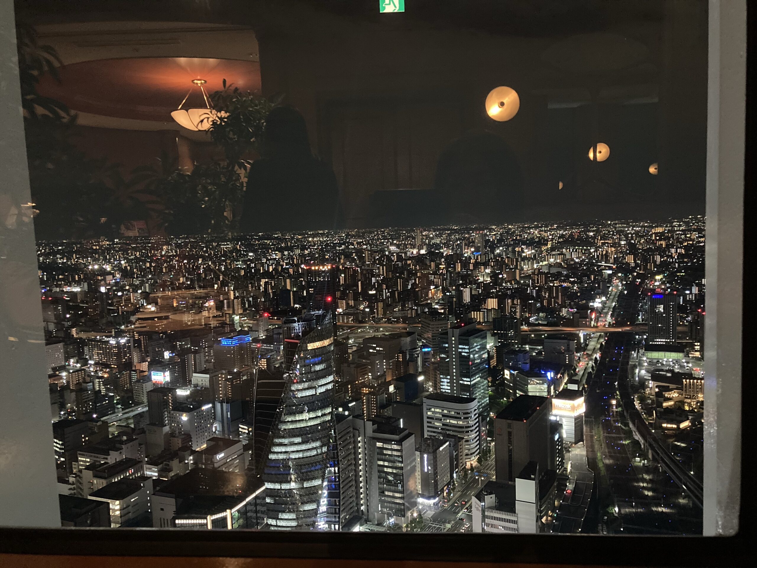 【名古屋マリオット52階スカイラウンジ　ジーニス】夜景が綺麗な記念日におすすめのお店
