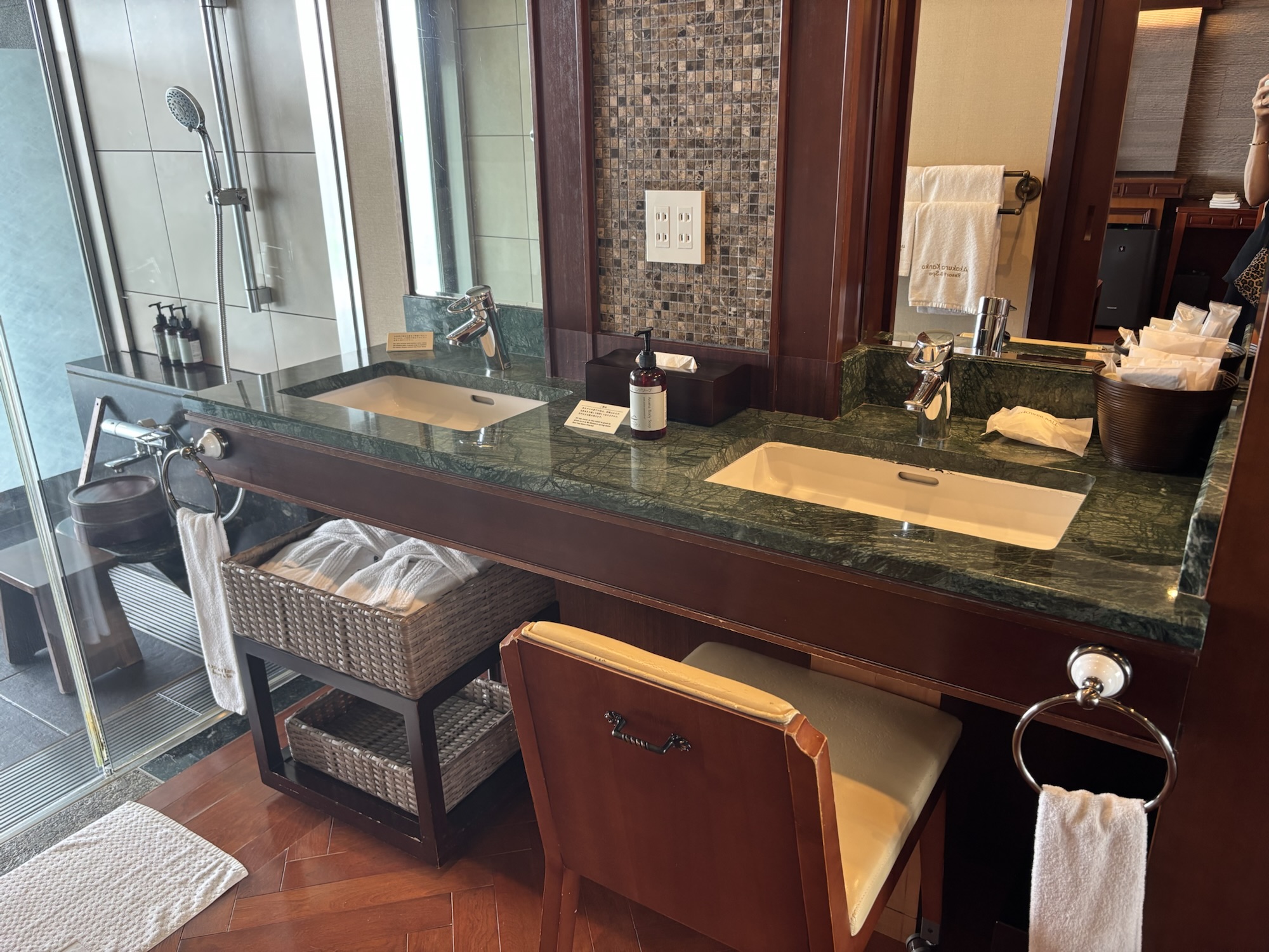 【赤倉観光ホテル】スパ＆スイート棟温泉露天テラスツインBへバースデー泊