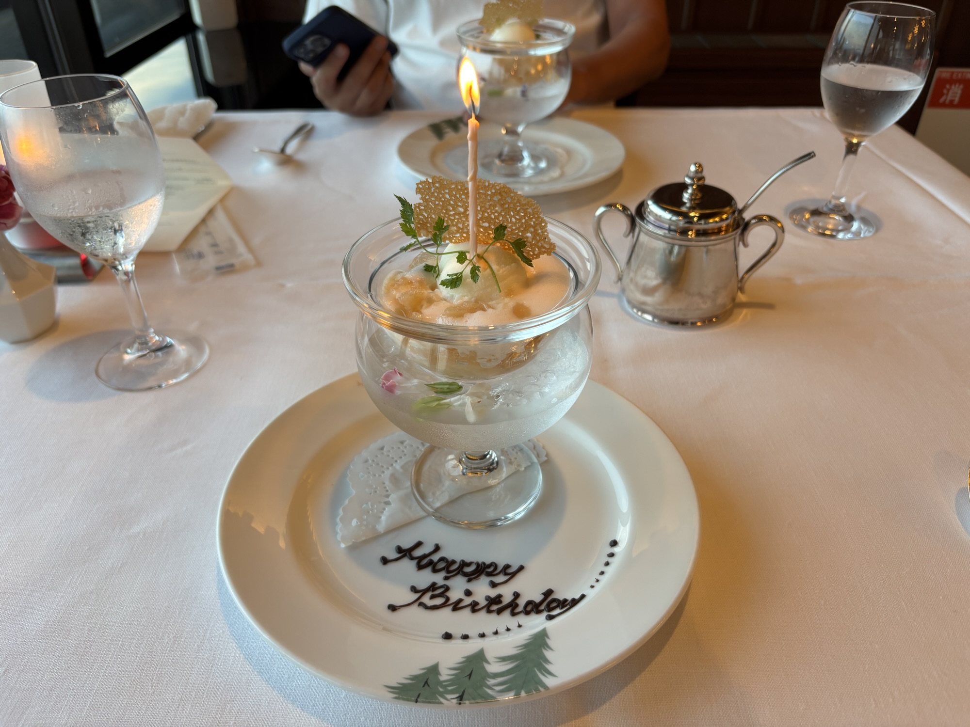 【赤倉観光ホテル】メインダイニング「ソルビエ」でのバースデーディナー