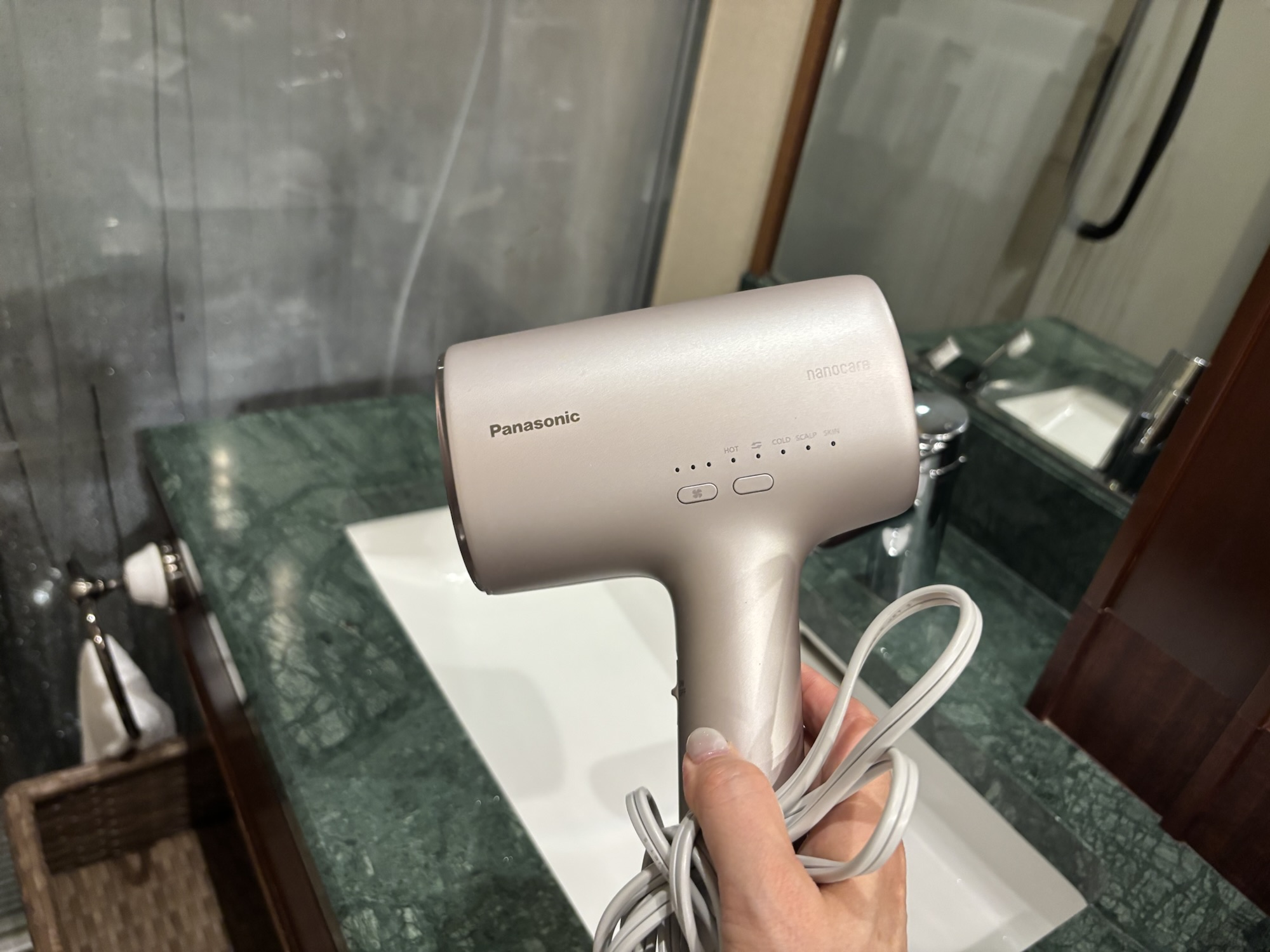 【赤倉観光ホテル】スパ＆スイート棟温泉露天テラスツインBへバースデー泊