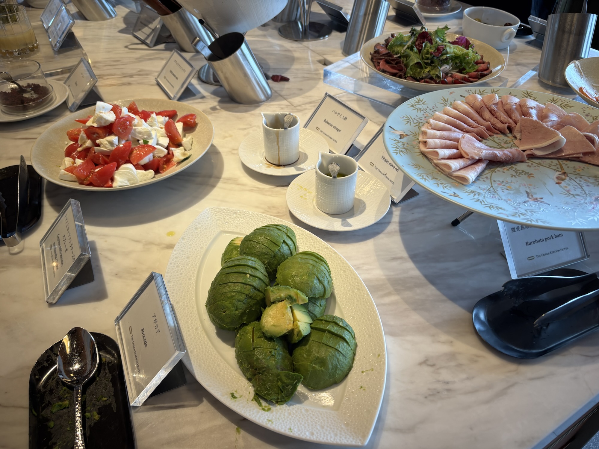 【大阪ステーションホテル】マリオットポイント泊と驚愕の9000円朝食ビュッフェ