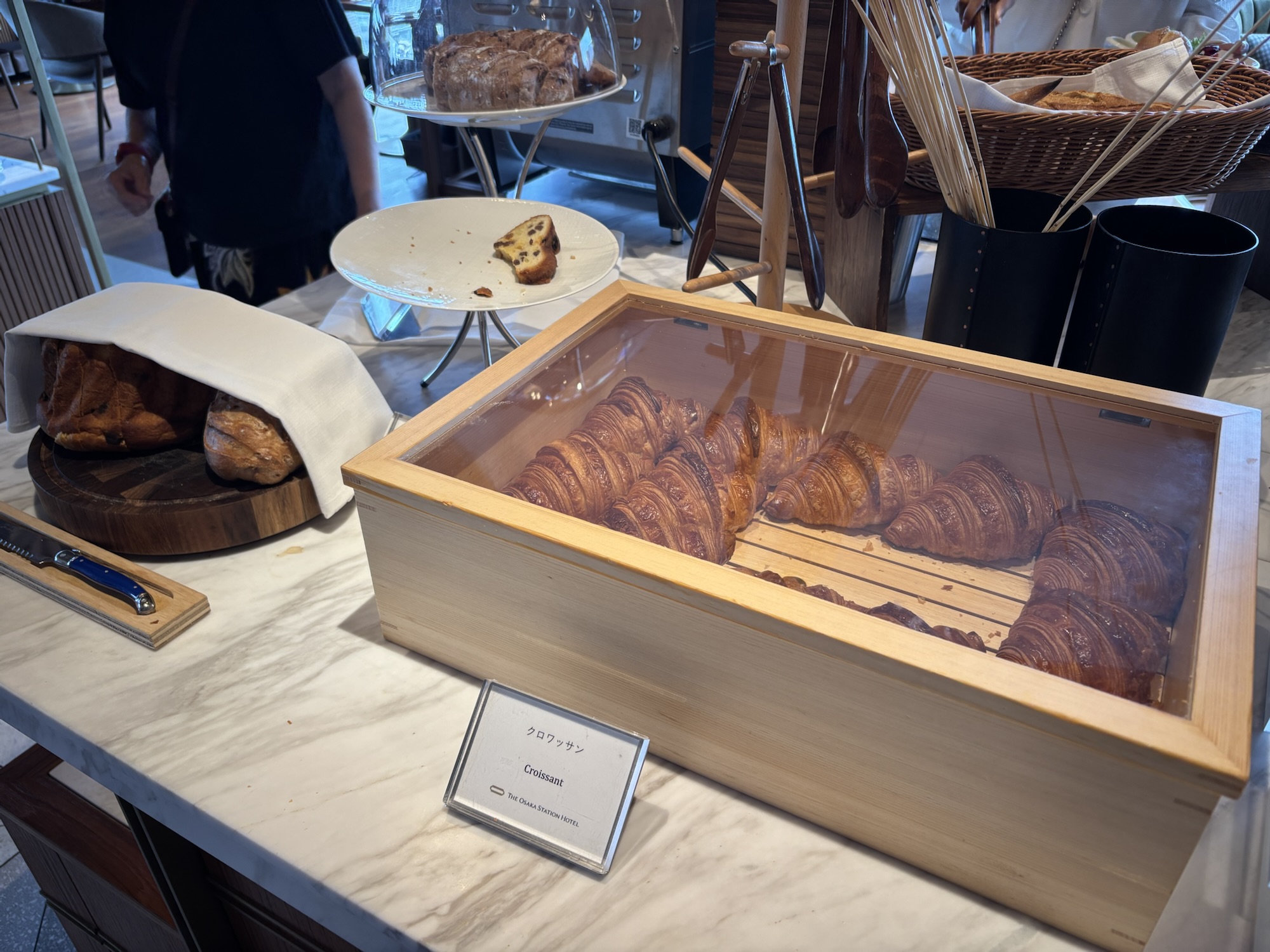 【大阪ステーションホテル】マリオットポイント泊と驚愕の9000円朝食ビュッフェ