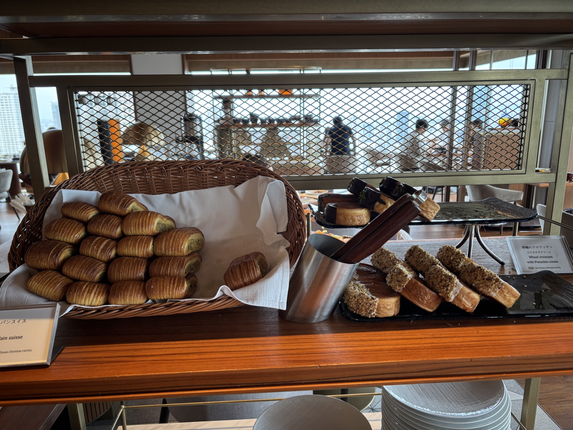 【大阪ステーションホテル】マリオットポイント泊と驚愕の9000円朝食ビュッフェ