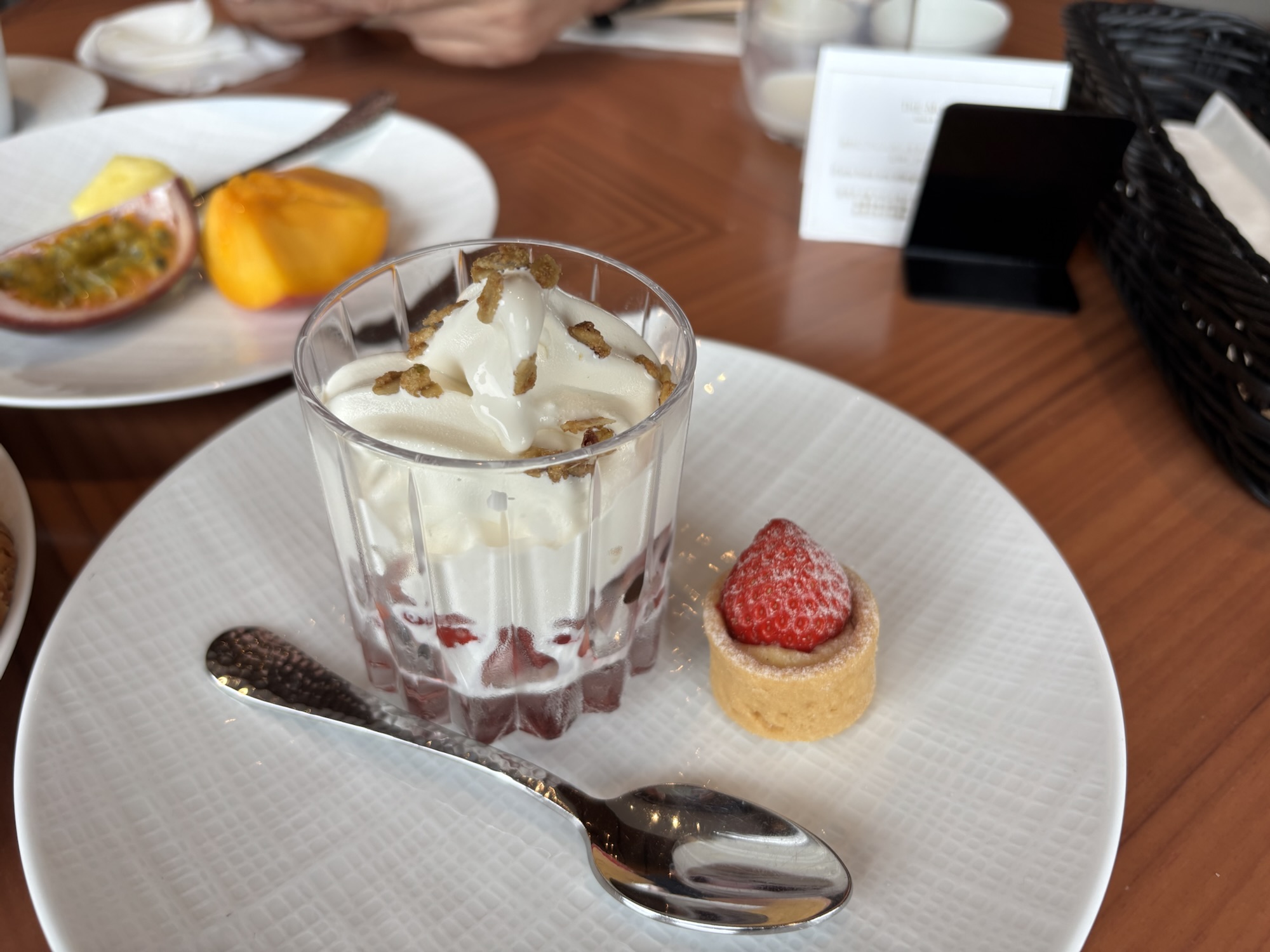 【大阪ステーションホテル】マリオットポイント泊と驚愕の9000円朝食ビュッフェ